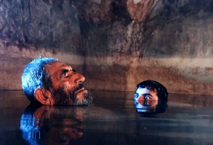 پیرمرد مرده شوری که با عزرائیل مبارزه می کند تا.../ این فیلم را در خانه ببینید