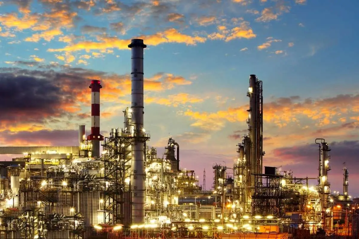 عقبماندگی بحرانی ظرفیت پالایشی؛ ایران واردکننده نفت میشود؟