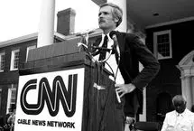 مرگ خالق CNN؛ مردی که از تمسخر نودل مرغ تا انقلاب جهانی رسانه پیش رفت