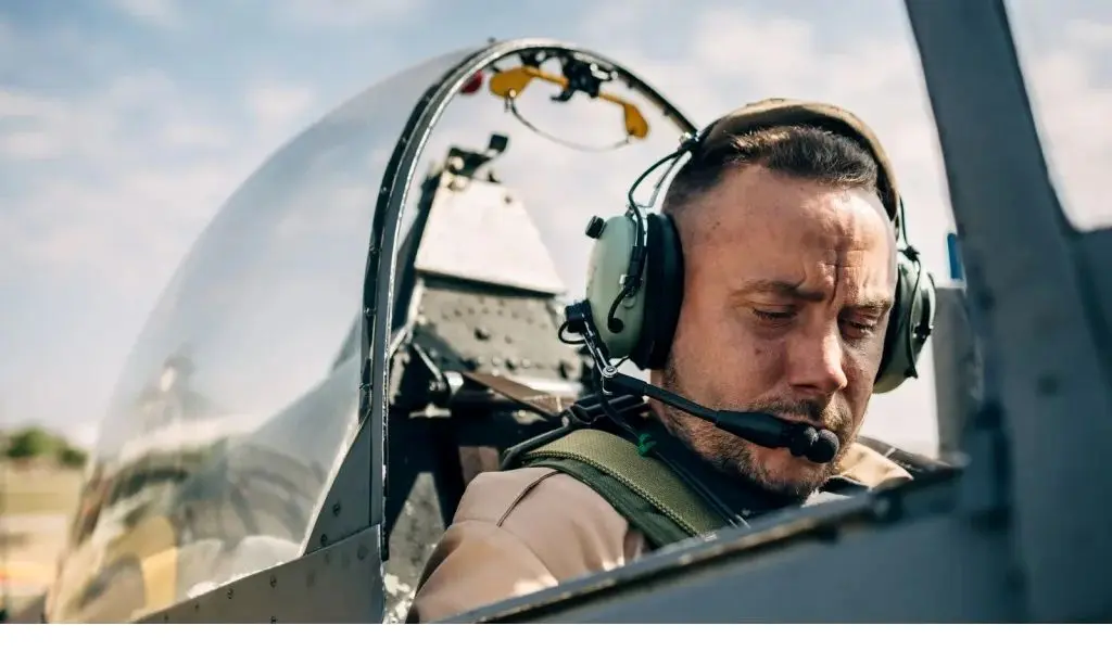 چرا خلبان‌ها به جای گفتن «بله»، همیشه می‌گویند «راجر»؟