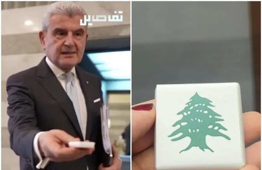 وزیر صنعت لبنان با پخش شیرینی، آتش‌بس را جشن گرفت