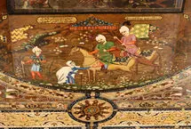تصاویر؛ پزشکیان محو تماشای سرسرای ایرانی دوران فتحعلی شاه 