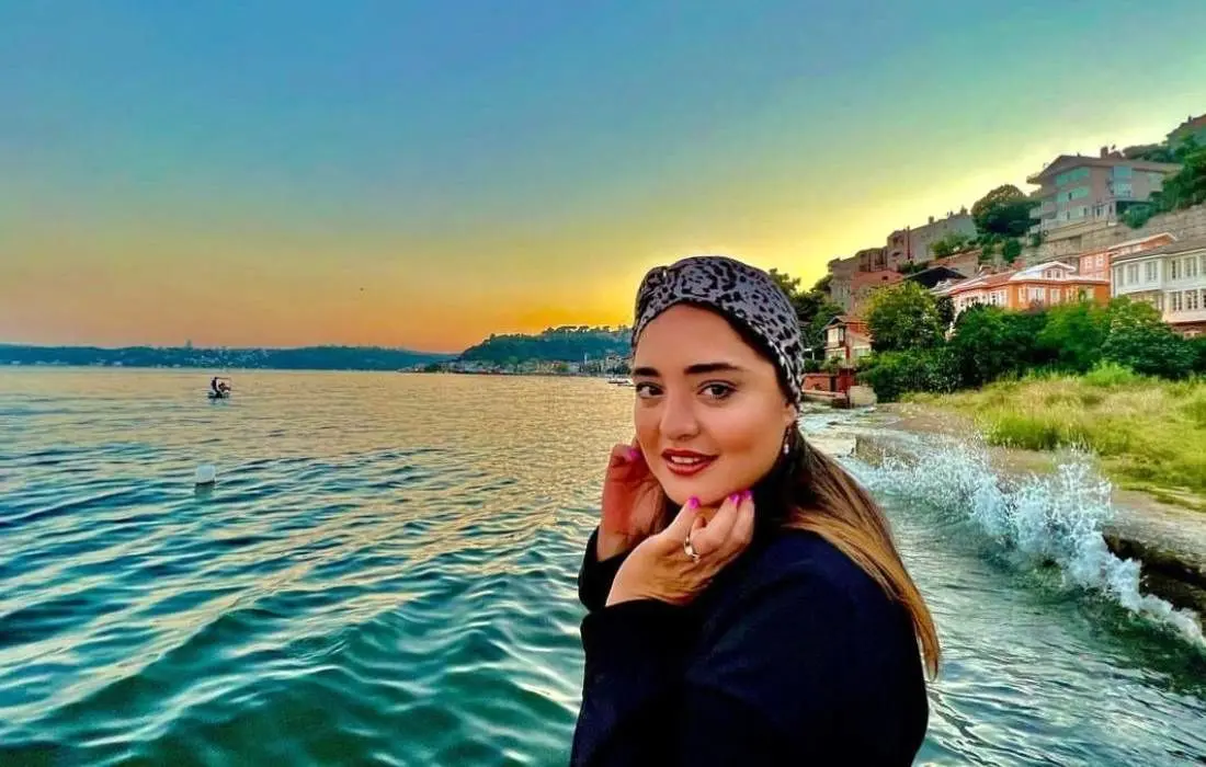 استاکری که برای نرگس محمدی به سیم آخر زده بود