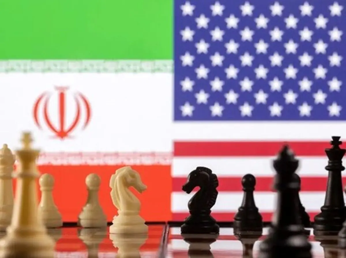 وقتی مجری آمریکایی سناتور حامی جنگ با ایران را تحقیر می‌کند
