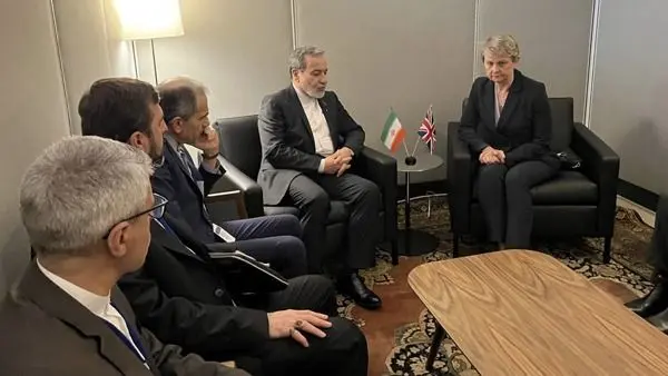 در دیدار وزیر خارجه انگلیس با عراقچی چه گذشت؟