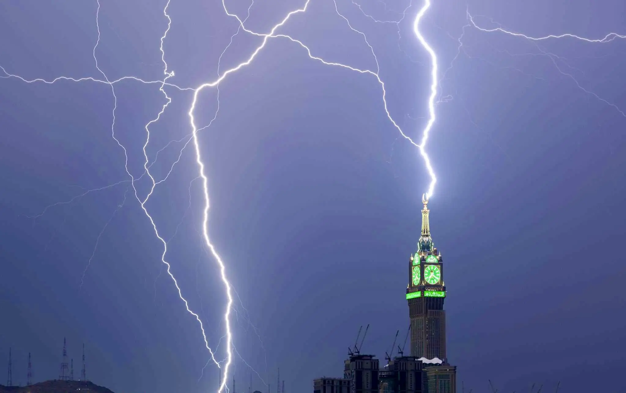 باد و باران شدید در مکه