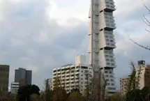 سرنوشت عجیب هتل سوفیتل توکیو: معماری «درخت زندگی» که فقط ۱۲ سال دوام آورد 