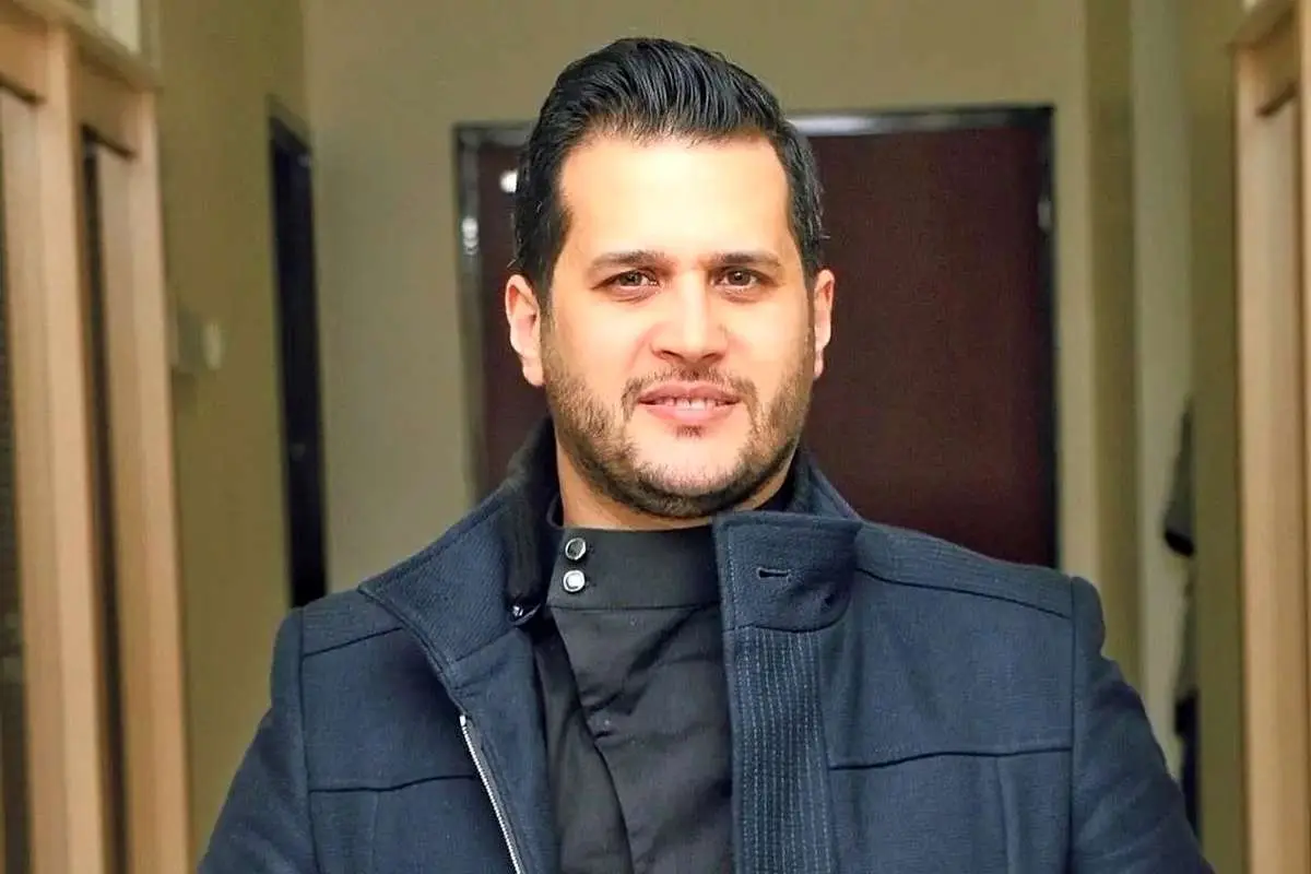 عکس دردناک سیاوش خیرابی با تنها یادگاری پدرش