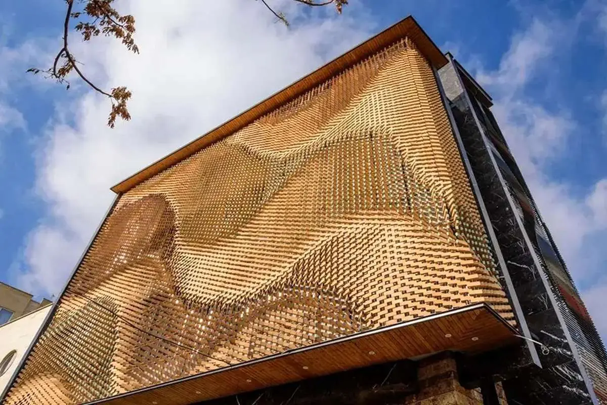 شاهکار معماری در اراک؛ آموزه ای برای اجرای هندسه پارامتریک نمای ساختمان