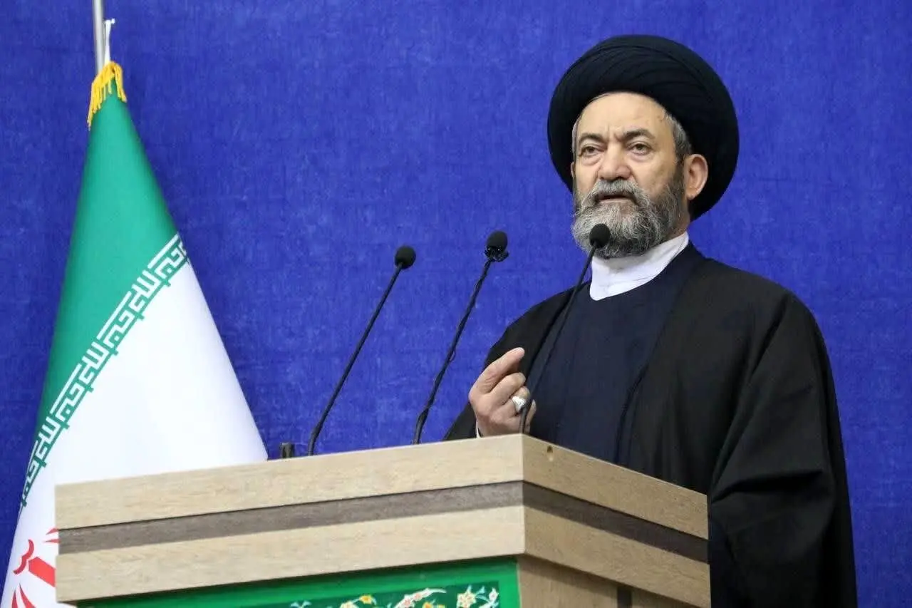 امام جمعه اردبیل: سلطنت‌طلب‌ها اگر دنبال عزت ایران هستند باید در صف مقدم حمایت از رهبر انقلاب باشند