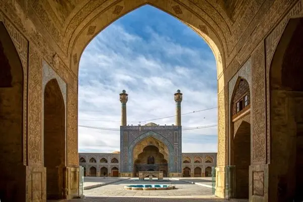 تصاویر؛ رطوبت بلای مسجد جامع عتیق اصفهان