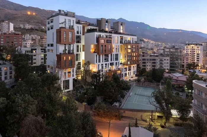 قیمت خانه در محله فریبا نادری چقدر است؟