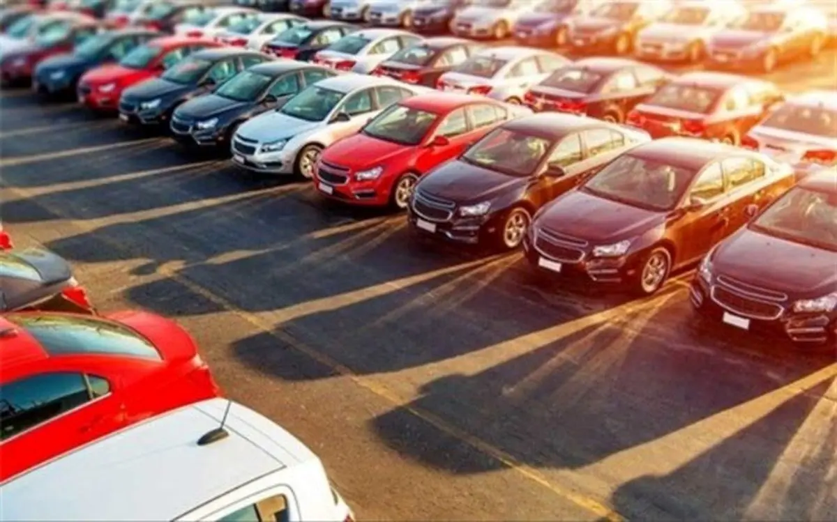   دلار بالا رفت، قیمت خودرو تکان نخورد