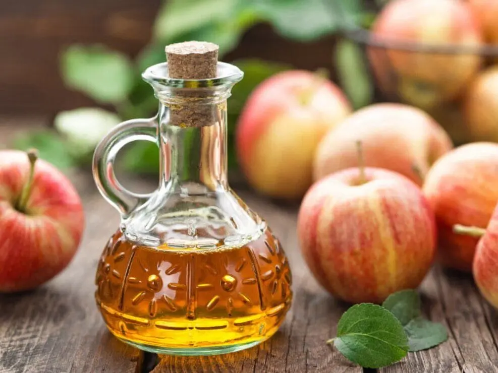 ۷ فایده نوشیدن سرکه سیب قبل از خواب