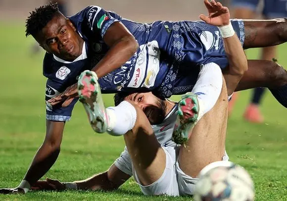 باخت ۲-۳ مس رفسنجان مقابل چادرملو؛ خطیبی زیر تیغ!