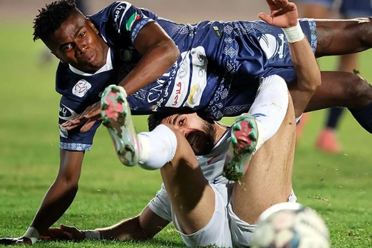 باخت ۲-۳ مس رفسنجان مقابل چادرملو؛ خطیبی زیر تیغ!