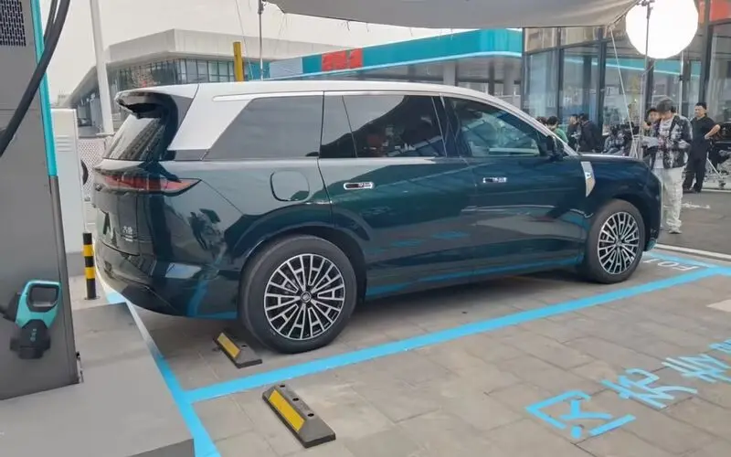 BYD Tang 9