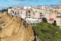 تصاویر؛ رانش زمین، شهر سیسیل را بر لبه پرتگاه قرار داد