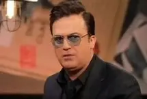 بوسه حامد آهنگی بر دستان مادرش