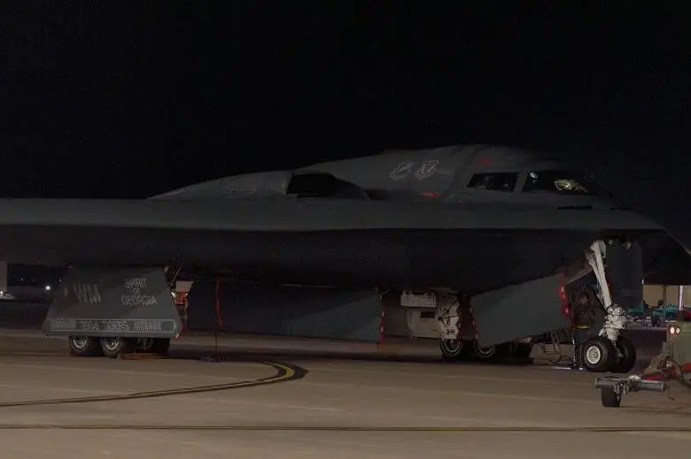 بمب‌افکن B-2 پس از تعمیرات چندمیلیون‌دلاری به آسمان بازگشت