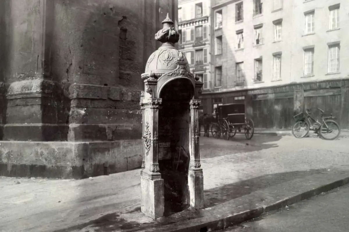 اولین توالت‌های عمومی پاریس/ ستون هایی که شهر را نجات دادند! 