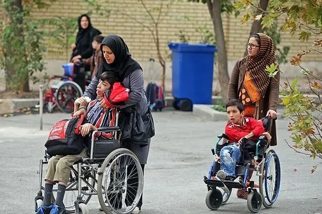 زندگی افراد دارای معلولیت در دوران جنگ/ سرگران در میان موج انفجارها و قطعی اینترنت