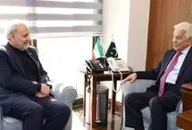 وزیر دفاع پاکستان خواستار تقویت همکاری‌های دوجانبه با ایران شد
