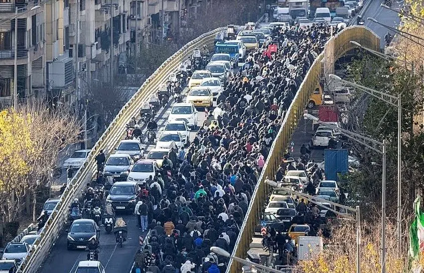 اجازه ندهید یک اعتراض صنفی درست، به مقوله‌ای امنیتی تبدیل شود 