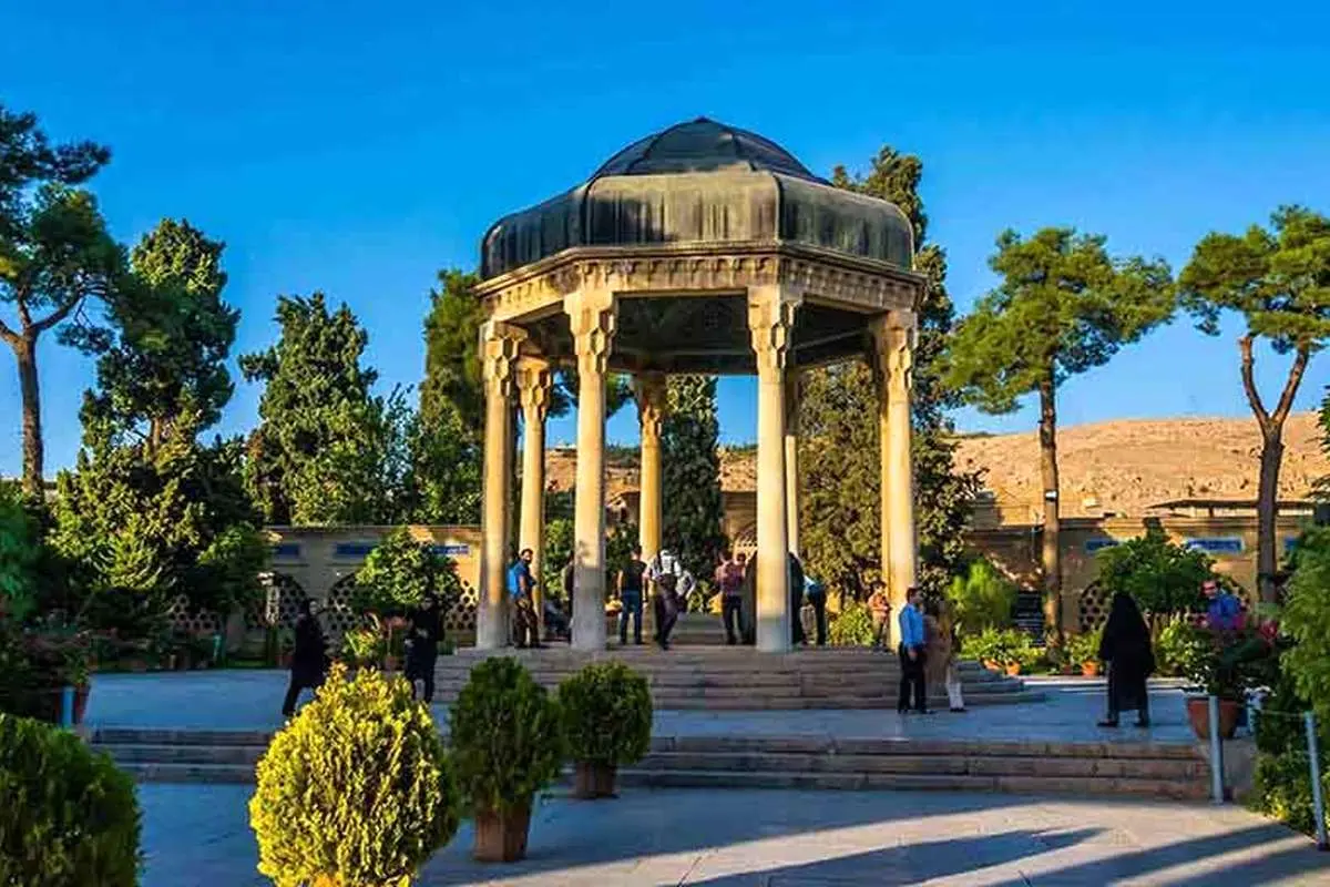دیوان حافظ بازیچه فال‌بینان شد!