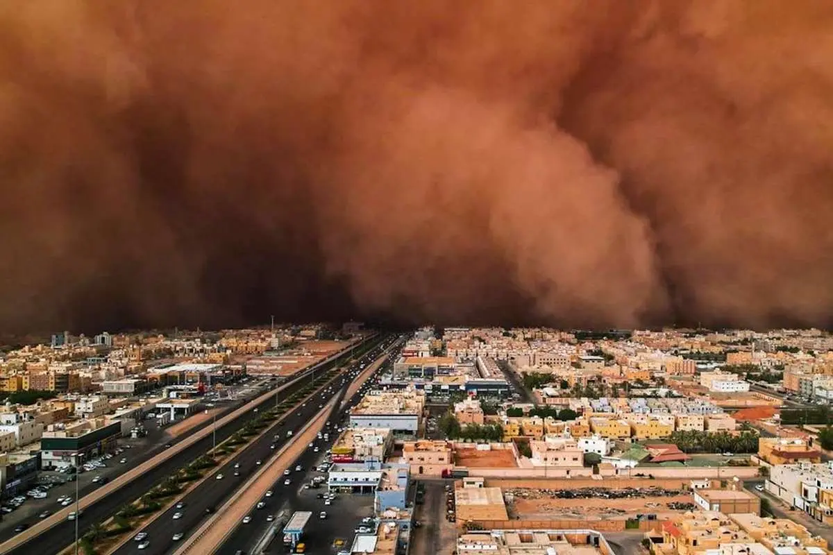 ببینید؛ آسمان کرکوک نارنجی شد!