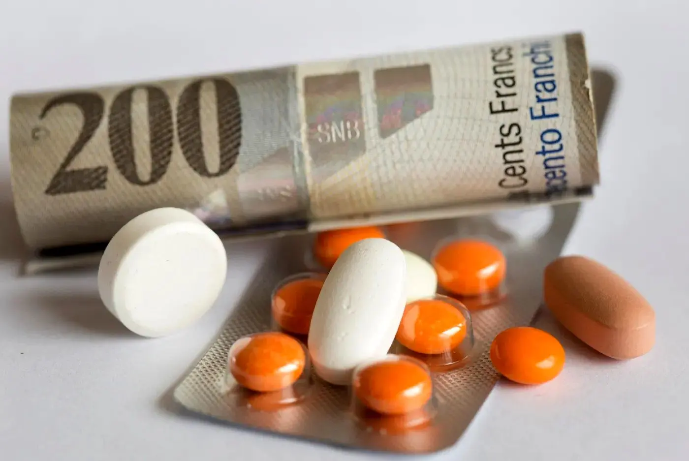 نرخ ارز دارو و تجهیزات در سال ۱۴۰۵ مشخص شد
