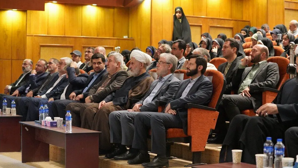 تصویری از گفتگوی حسین طائب و وزیر علوم