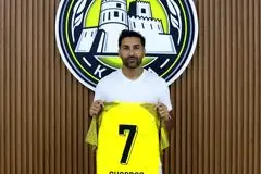 ستاره مدنظر پرسپولیس در تیمش ماندنی شد