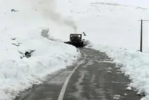 ارتفاع برف در گردنه چری چهارمحال‌وبختیاری به ۴ متر رسید