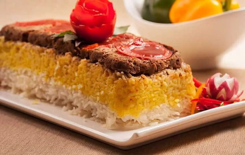 طرز تهیه ته‌چین کباب؛ ترکیب خوشمزه کباب و پلو 

