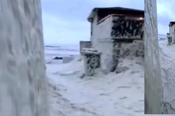 فوم دریایی کم‌سابقه، سواحل دوبلین را پوشاند