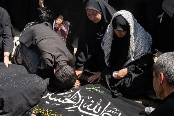 تصاویر؛ مراسم تشییع پیکر دو بسیجی در مشهد