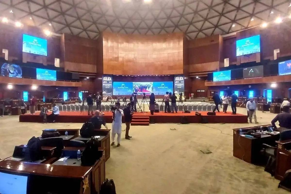 تصاویری از حضور خبرنگاران عربی، اروپایی و آمریکایی در اسلام‌آباد