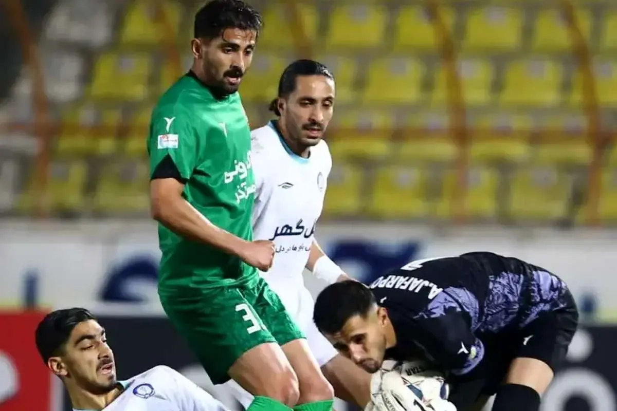 تساوی ۱-۱ شمس آذر مقابل گلگهر سیرجان؛ تارتار حریف شمس‌آذر ۱۰ نفره نشد!