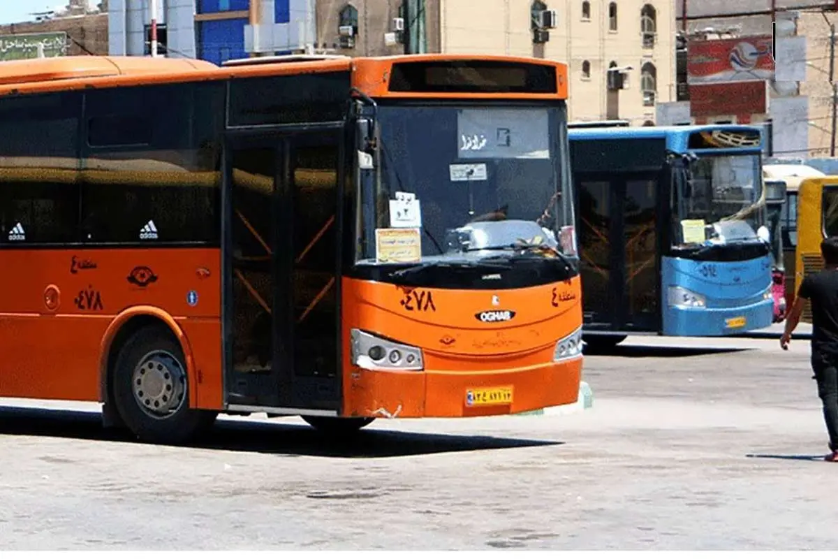 ببینید؛ دود کردن عجیب یک اتوبوس در مسجد سلیمان
