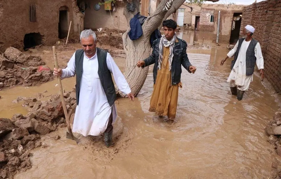 جاری شدن سیل ویرانگر در غور افغانستان