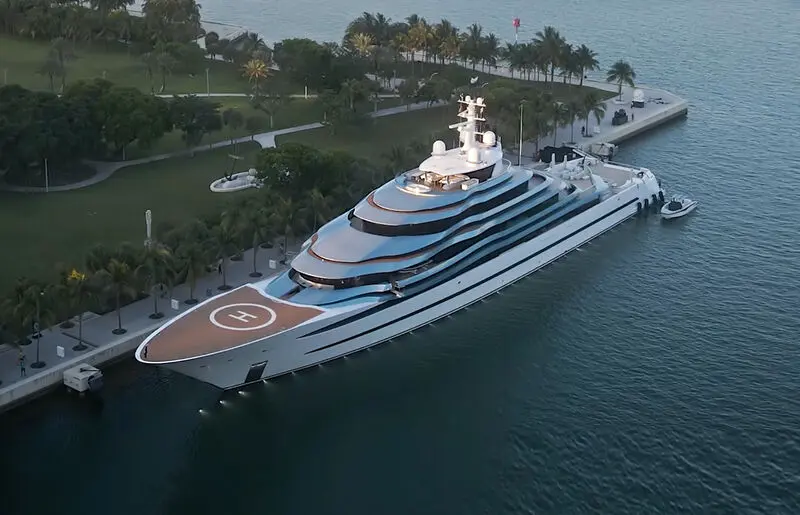 KAOS-superyacht-oceanco-nancy-walton-laurie