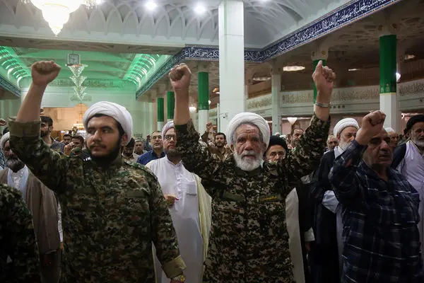 تصاویر؛ طلاب قم یونیفرم نظامی پوشیدند