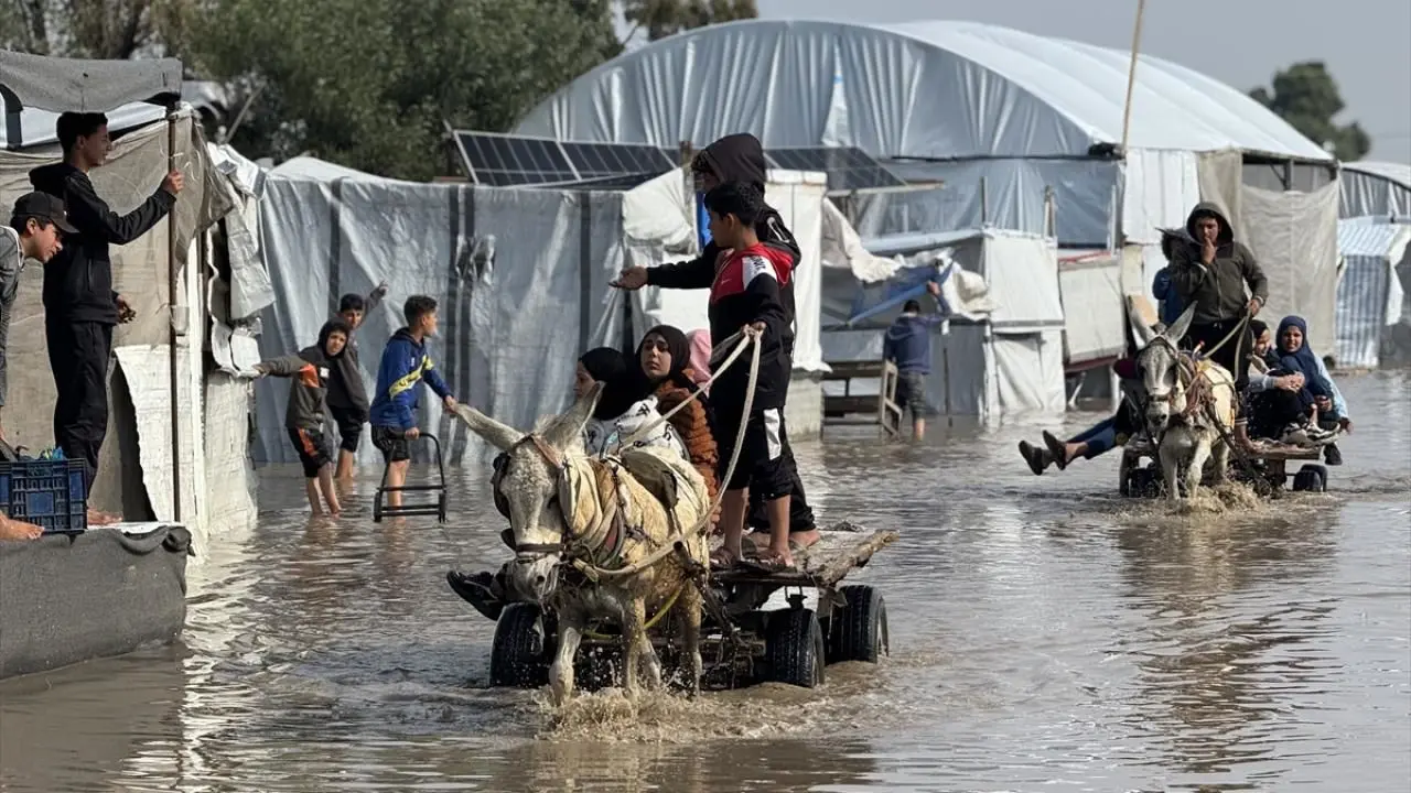 تصاویر؛ سیل اوضاع آوارگان غزه را وخیم کرد