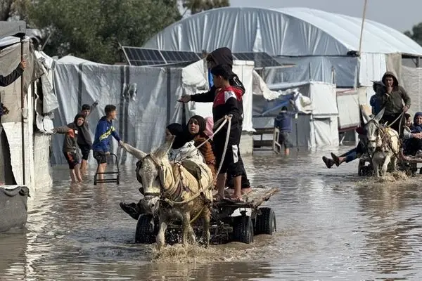 تصاویر؛ سیل اوضاع آوارگان غزه را وخیم کرد