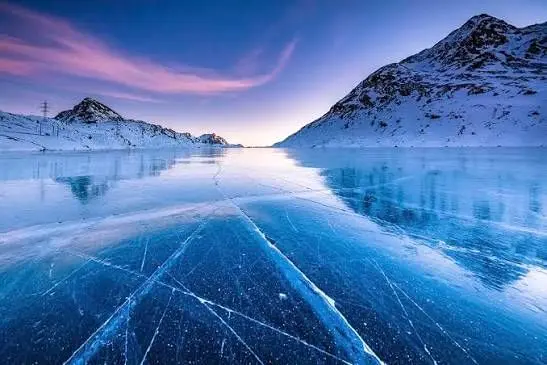 وقتی یخ‌های دریاچه می‌خوانند