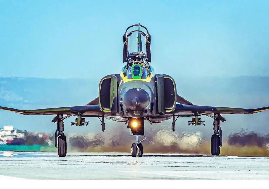 چند فروند از جنگنده F-4 Phantom II در ایالات متحده و دیگر نقاط جهان ساخته شد؟