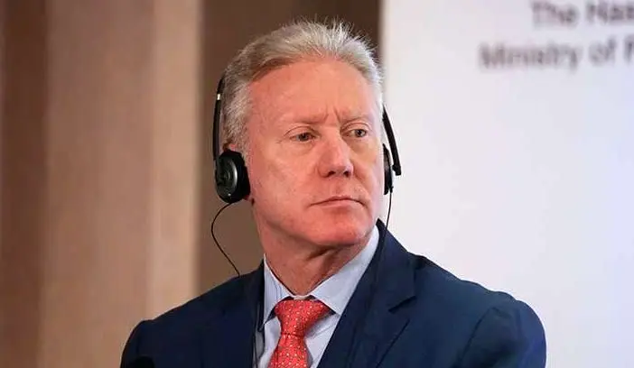 وزیر خارجه ای که وزیر خارجه نیست!