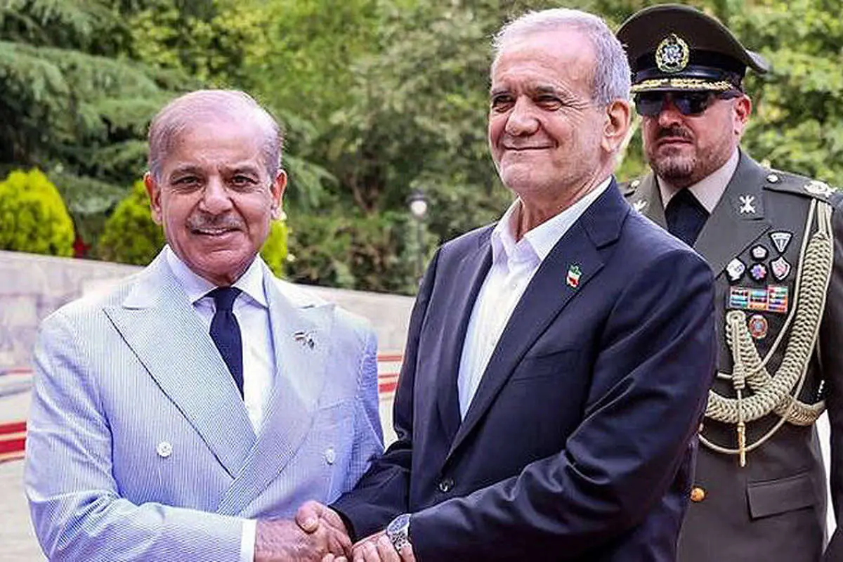 رسانههای پاکستانی و عربستانی درباره سفر رئیسجمهور به اسلامآباد چه نوشتند؟