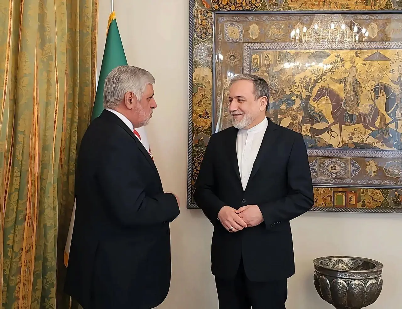 گفتگوی تلفنی سفیر ایران در لبنان با عراقچی